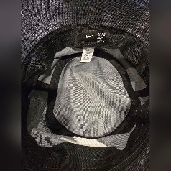 Nike Bucket Hat S/M NWT Black & White Unisex Hat - Picture 4 of 6
